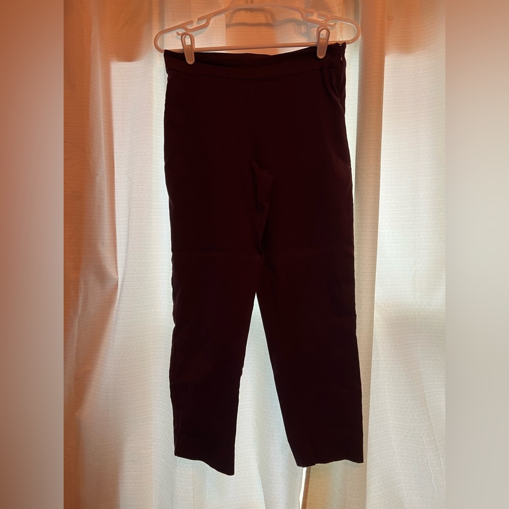 Burgundy Fitted Capri Pants